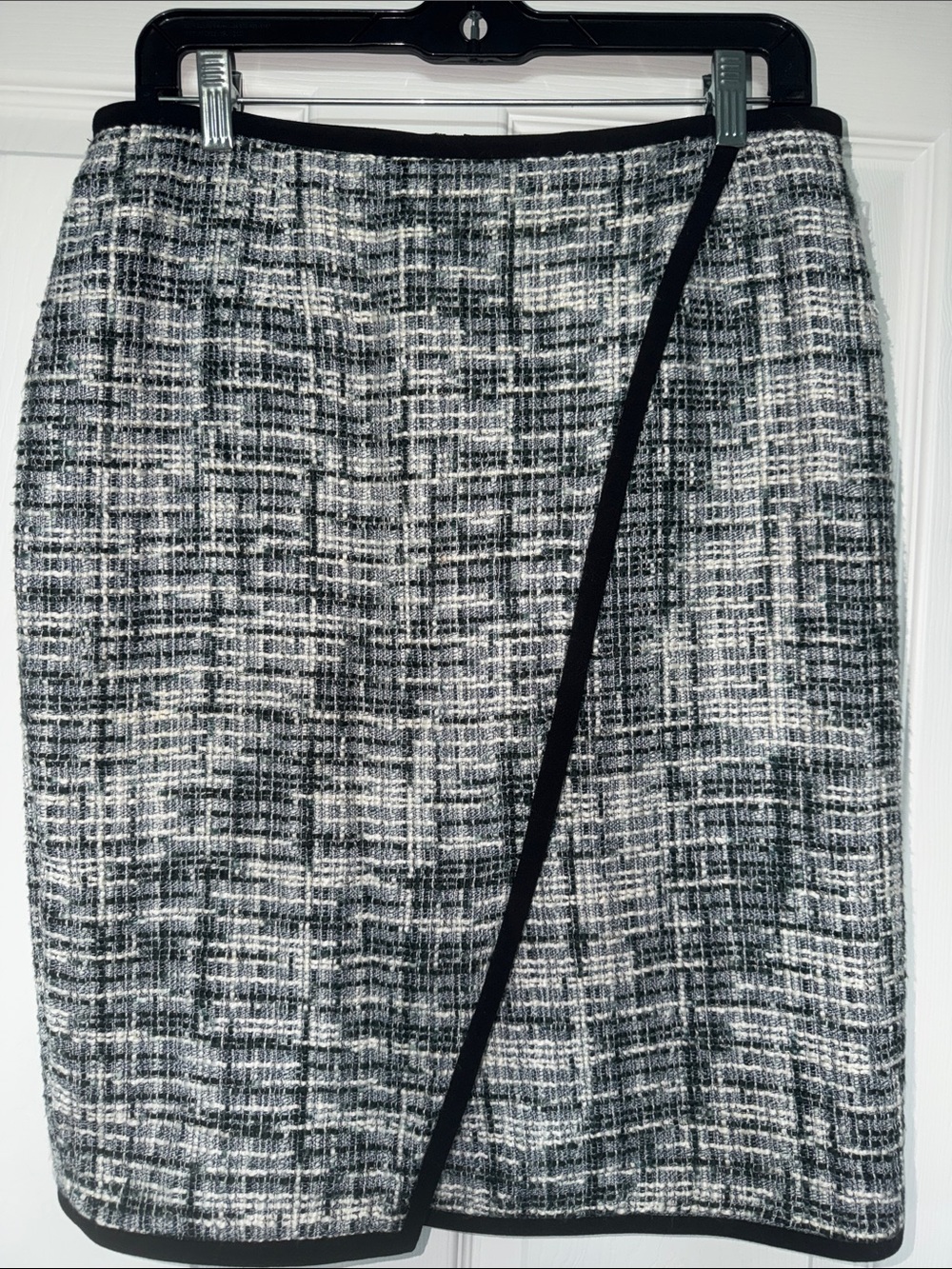 CALVIN KLEIN Bouclé Tweed Faux Wrap Pencil Skirt Metallic Black White Size 6